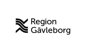 Rexuma vårdrumspanel Svartvit logotyp med tre vågiga linjer som bildar en abstrakt symbol till vänster och texten ”Region Gävleborg” i fetstil till höger.